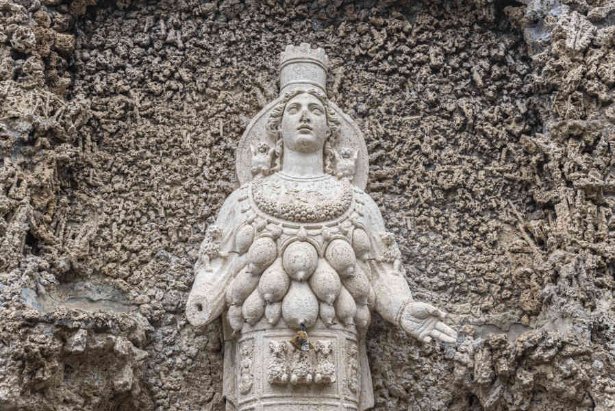 Italia - Tivoli 72 - Villa del Este - fontana di Diana Efesia